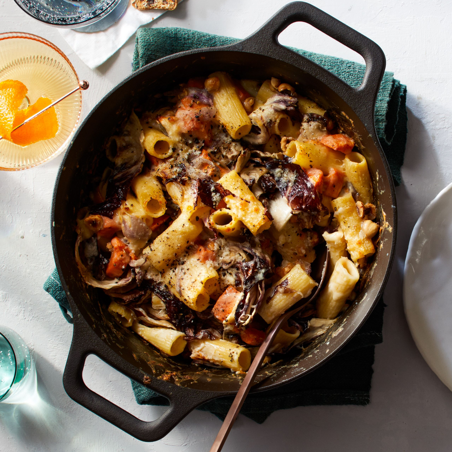 No.8 Cast Iron Dutch Oven - The Field Company