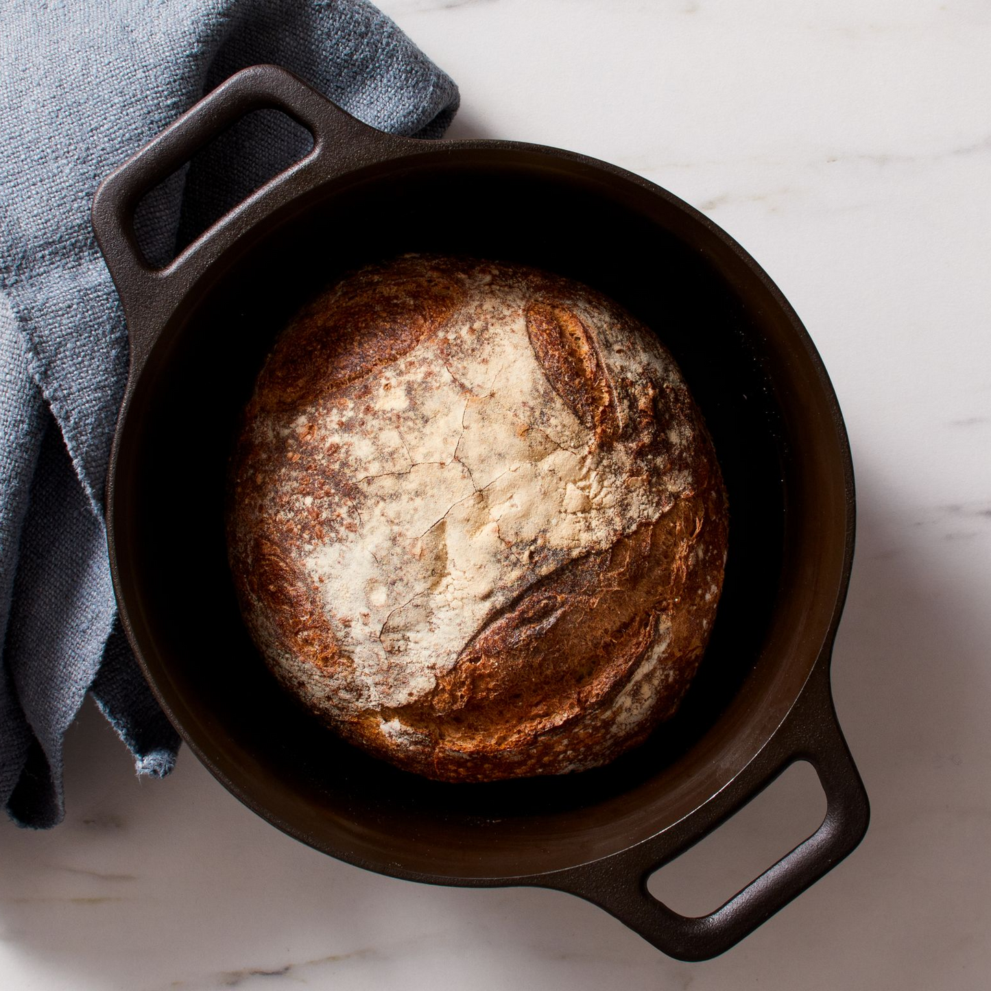 No.8 Cast Iron Dutch Oven - The Field Company